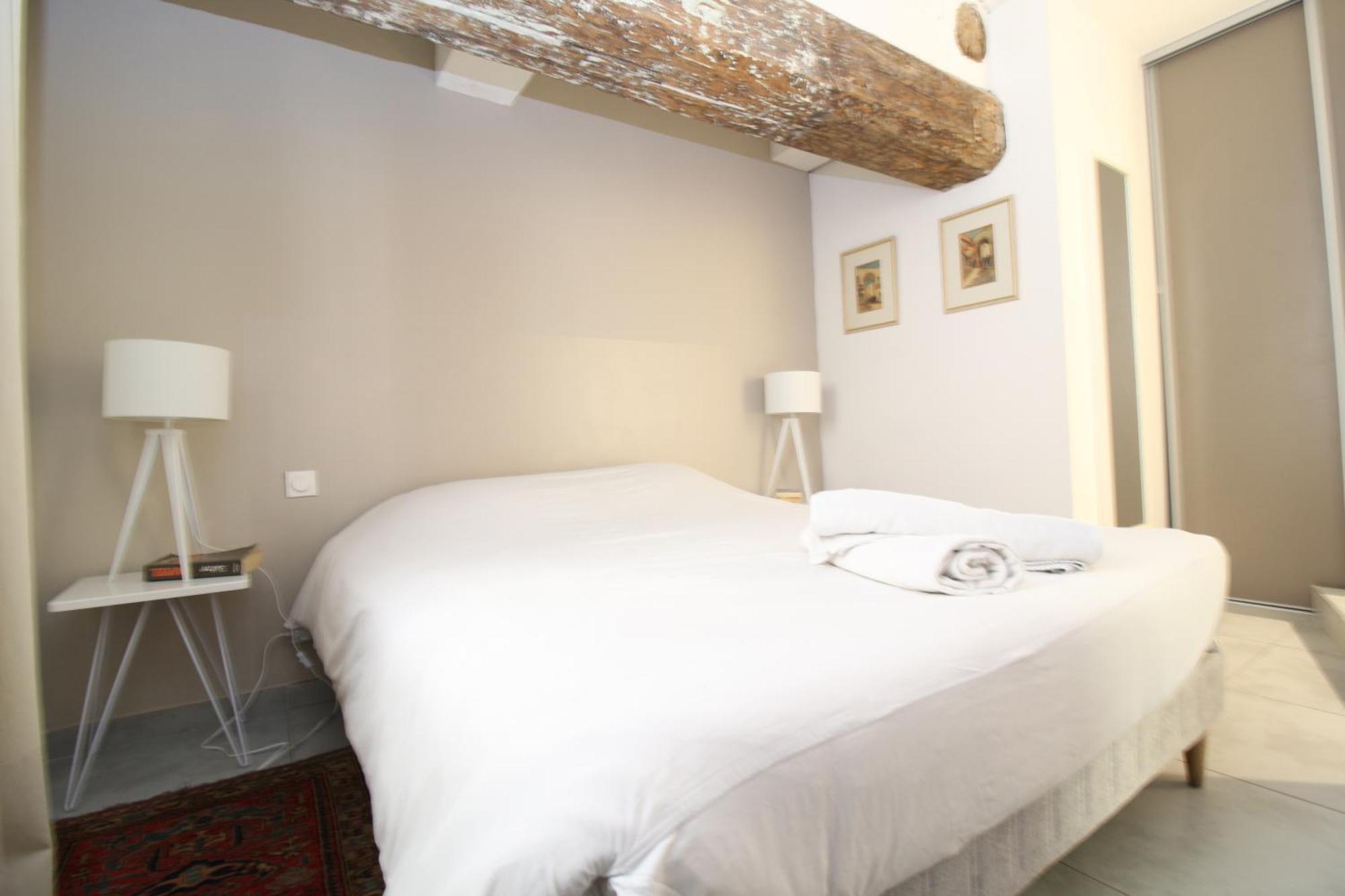 T3 Appartement Hypercentre Proche Commerce- Parking - 2 Chambres Wifi Gratuit 亞維農 外观 照片