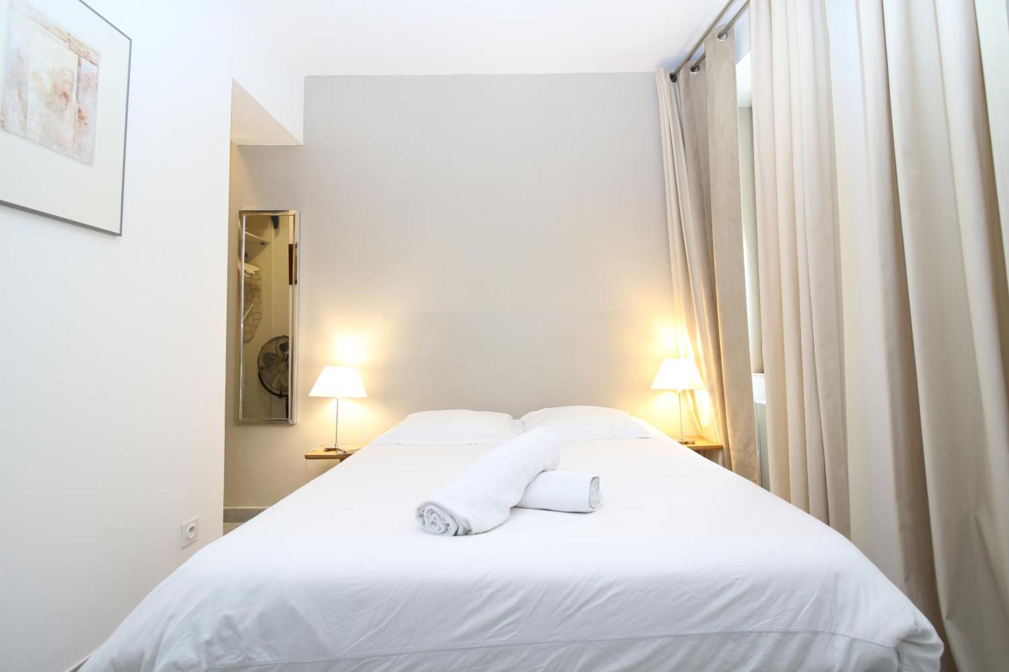 T3 Appartement Hypercentre Proche Commerce- Parking - 2 Chambres Wifi Gratuit 亞維農 外观 照片