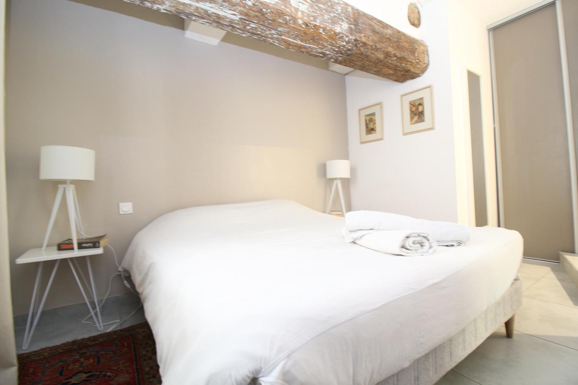 T3 Appartement Hypercentre Proche Commerce- Parking - 2 Chambres Wifi Gratuit 亞維農 外观 照片