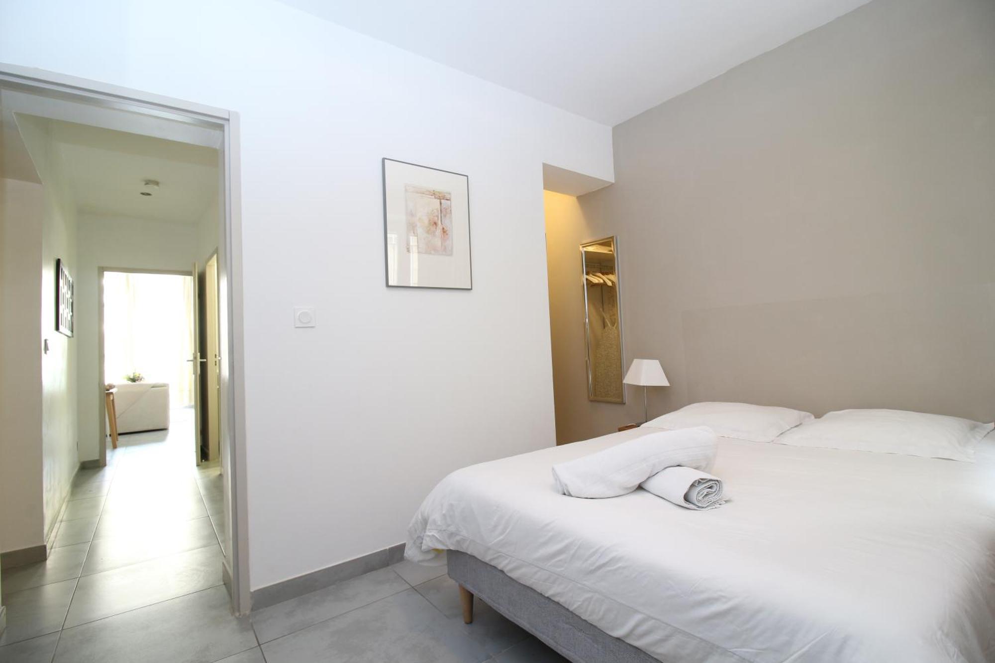 T3 Appartement Hypercentre Proche Commerce- Parking - 2 Chambres Wifi Gratuit 亞維農 外观 照片