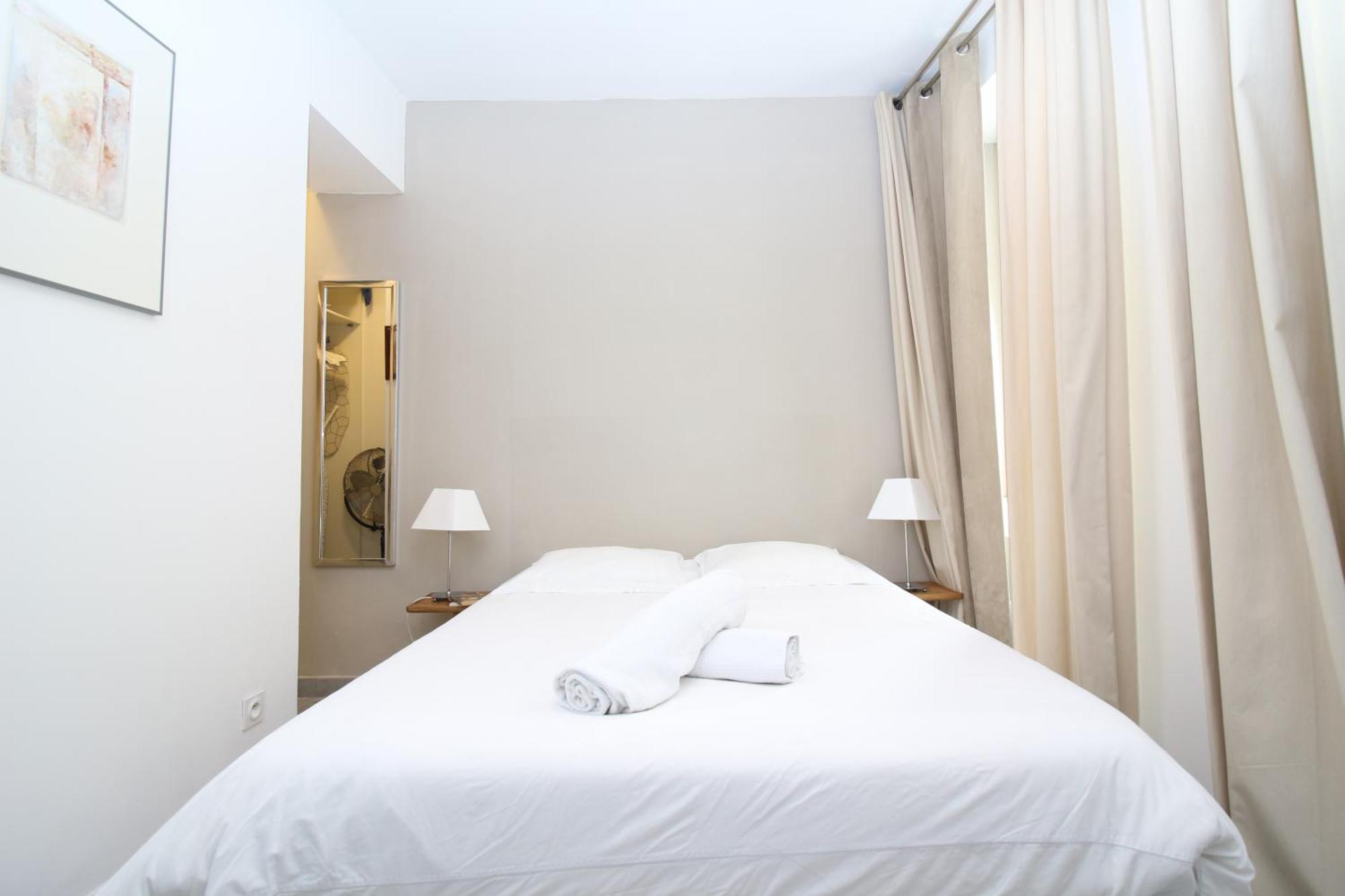 T3 Appartement Hypercentre Proche Commerce- Parking - 2 Chambres Wifi Gratuit 亞維農 外观 照片